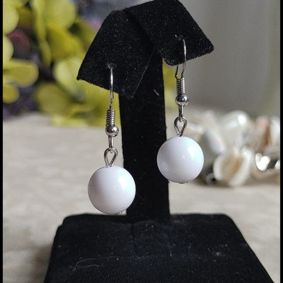 Seashell with Charms Stretch Bracelet & Earrings - Picture 3 of 3